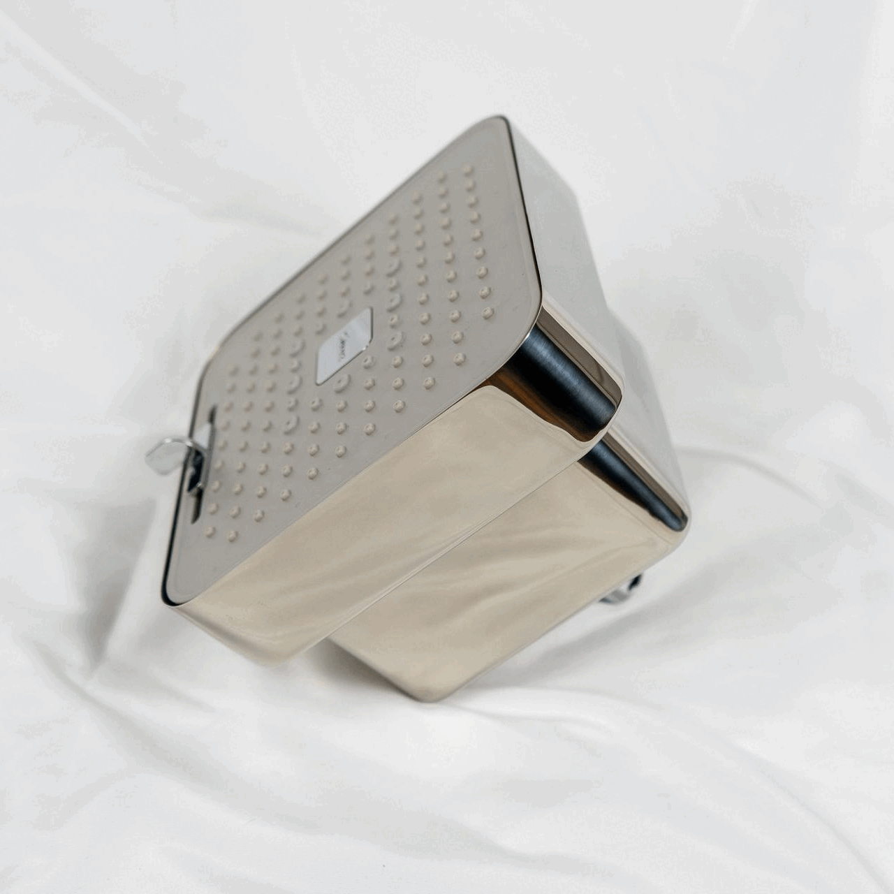 GIF of the showerhead from all angles